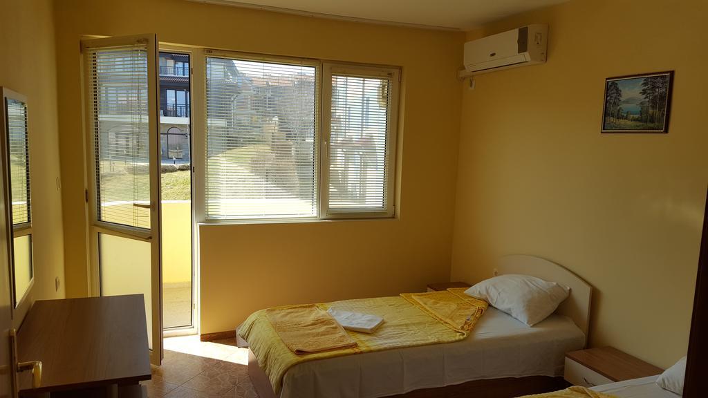 Villa Krisia Apartments Sozopol Exterior photo