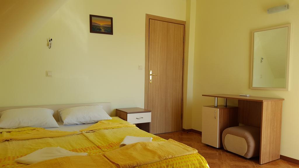 Villa Krisia Apartments Sozopol Exterior photo